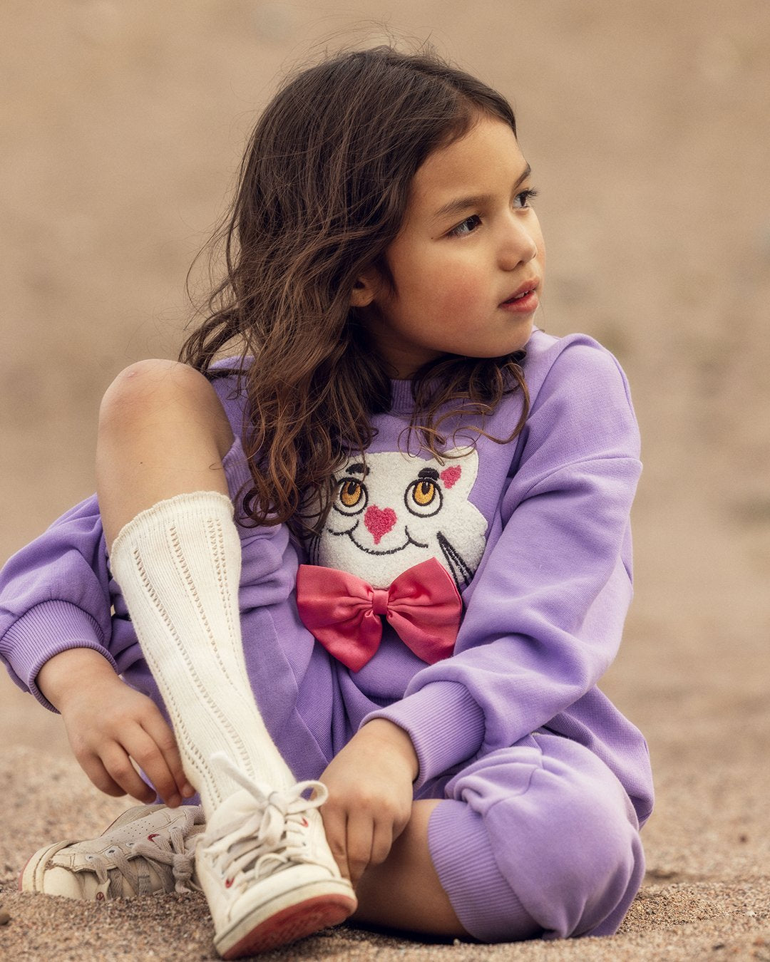 *PRE-ORDER* MINI RODINI Cat with bowtie chenille sweatshirt - Lila