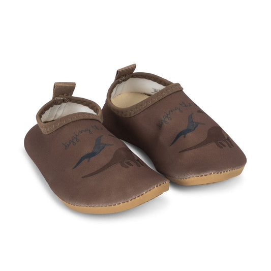 Konges Sløjd Aster Swim Shoes - Shitake| conceptstore voor baby & kids, duurzame kinderkleding, duurzame babykleding 1080